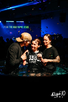 10-yr-baptisms119.jpg