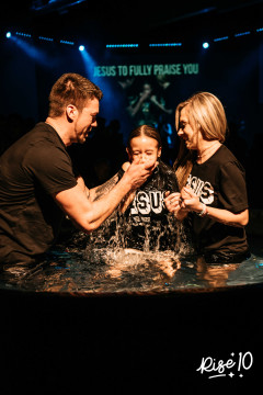 10-yr-baptisms14.jpg