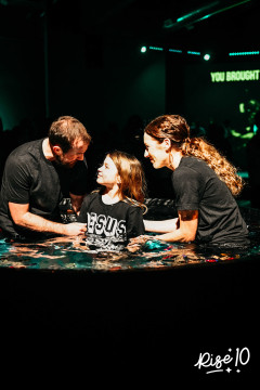 10-yr-baptisms161.jpg
