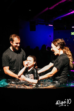 10-yr-baptisms169.jpg