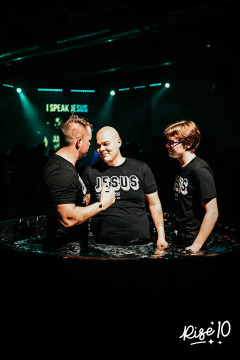 10-yr-baptisms239.jpg