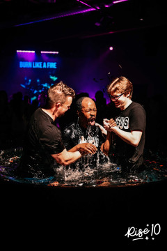 10-yr-baptisms254.jpg