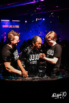 10-yr-baptisms256.jpg