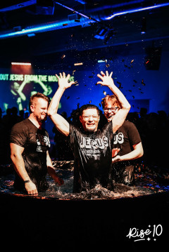 10-yr-baptisms265.jpg