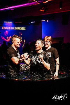 10-yr-baptisms269.jpg