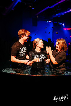 10-yr-baptisms54.jpg