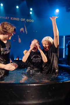 Apr26Baptism-30.jpg